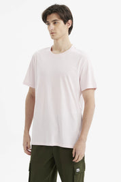 Polera hombre long fit rosado claro lisa de manga corta sin estampa estilo básico casual