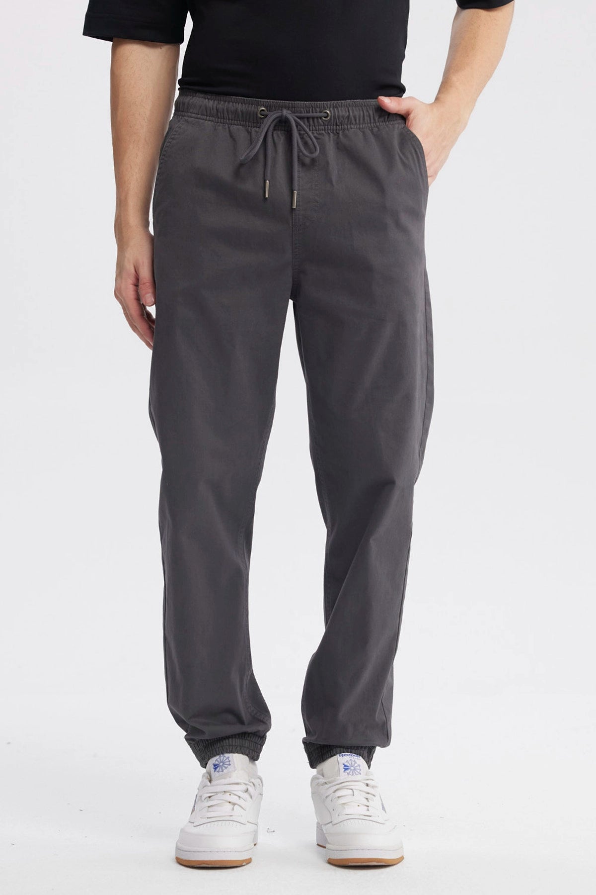 Pantalón jogger hombre marengo con cintura elástica y cordones ajuste cómodo para el día a día prenda lisa