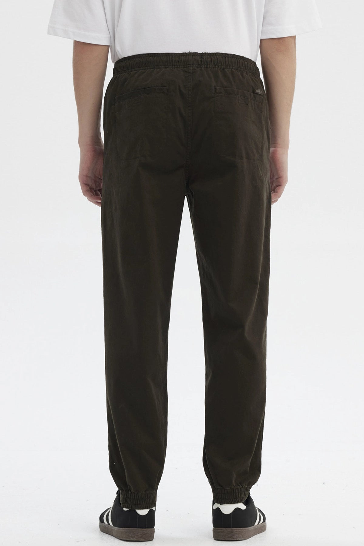 Pantalón Hombre Jogger Twill Café Oscuro