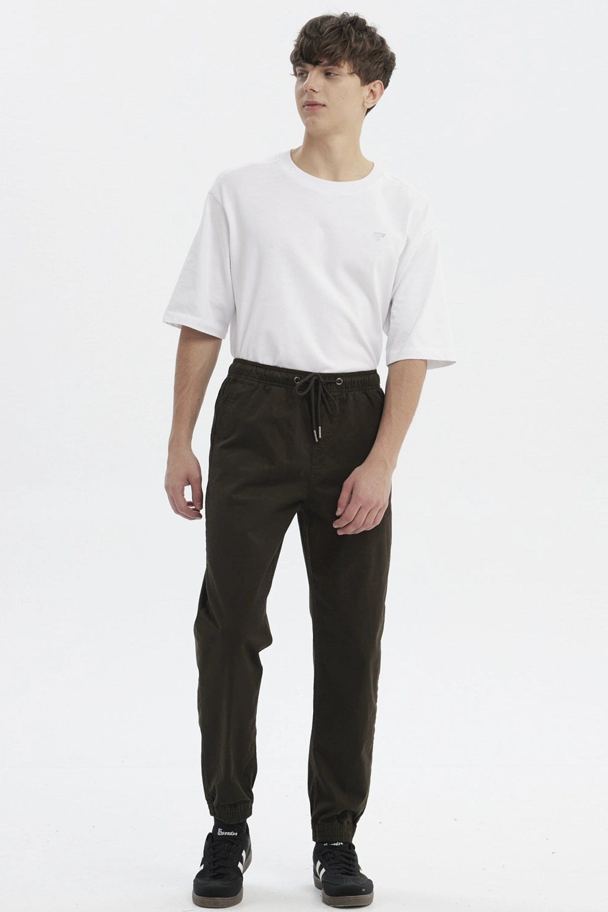 Pantalón Hombre Jogger Twill Café Oscuro