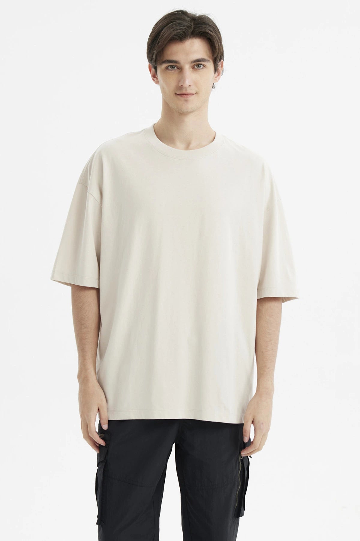 Polera oversize beige para hombre de algodón lisa sin estampado
