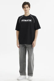 Polera negra oversize para hombre con estampado 'ATHLETIC' en el pecho estilo deportivo
