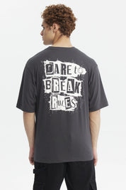 Polera oversize marengo para hombre con texto Rules en el pecho estilo casual urbano ideal para cualquier ocasi_x001F_n