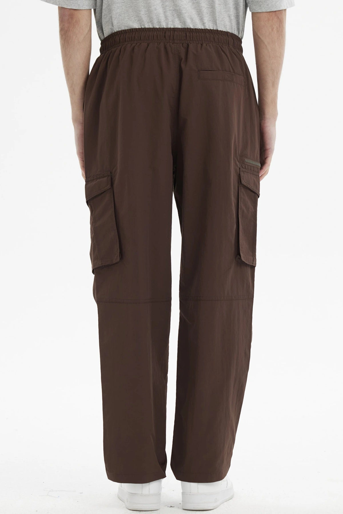 Pantalón Hombre Cargo Parachute Chocolate
