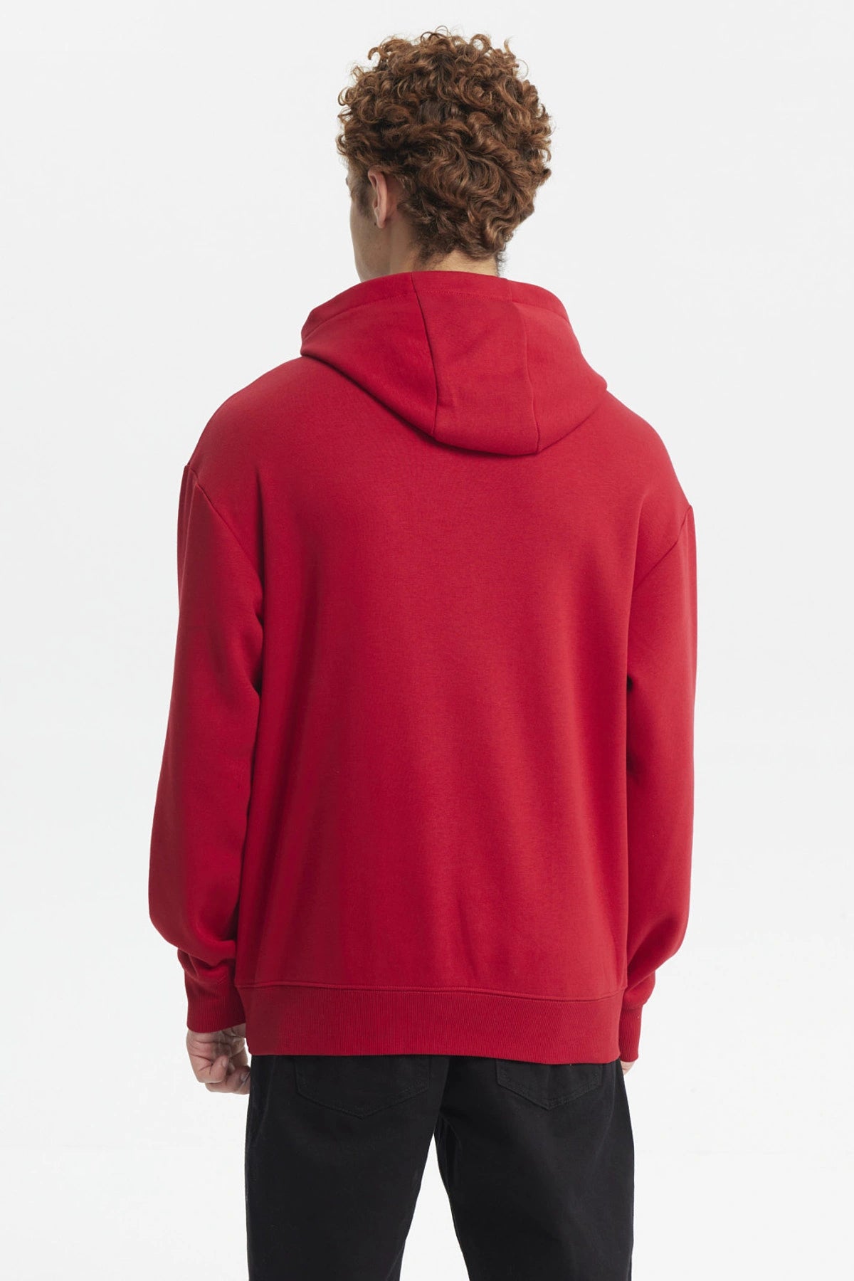 Polerón rojo con capucha para hombre diseño central Retro Authentic letras grandes en el pecho estilo casual y urbano