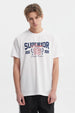 Polera blanca hombre regular fit con estampa college en el pecho texto Superior Miami 86 estilo vintage casual