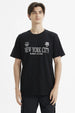 Polera negra de hombre con estampa frontal de texto New York City Global Cycling estilo casual urbano