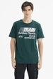 Polera hombre regular fit verde oscuro con estampado frontal de texto Train Outdoor Sports Club New York City en blanco