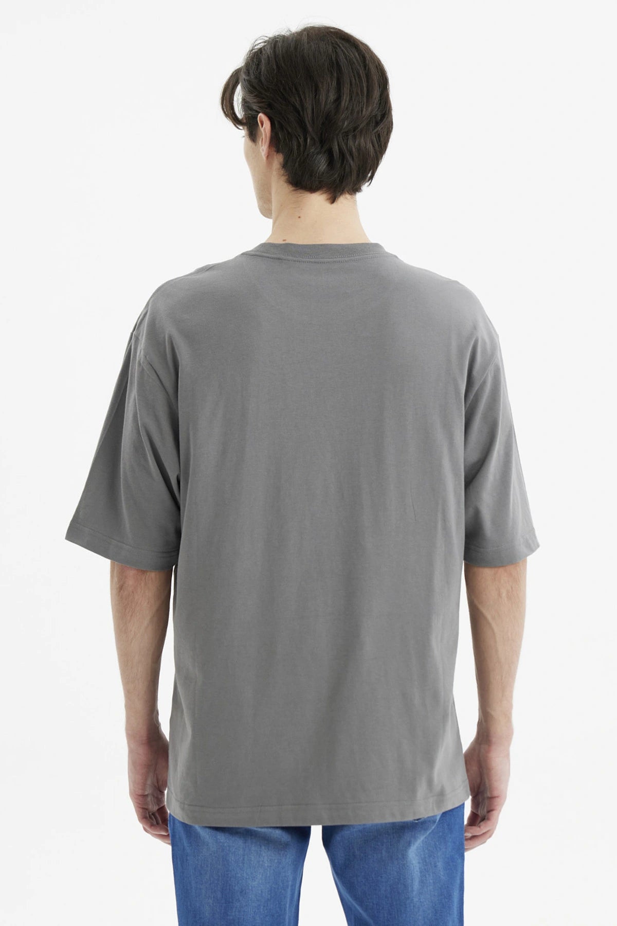 Polera slim marengo con texto Push Limits en el pecho estilo casual y relajado ideal para el día a día