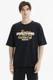 Polera oversize negra para hombre con texto Brooklyn Banks en el pecho estilo urbano moderno