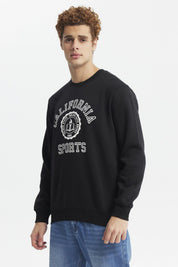 Polerón negro para hombre con diseño frontal de texto California Sports en estilo universitario blanco
