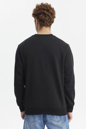 Polerón negro para hombre con diseño frontal de texto California Sports en estilo universitario blanco