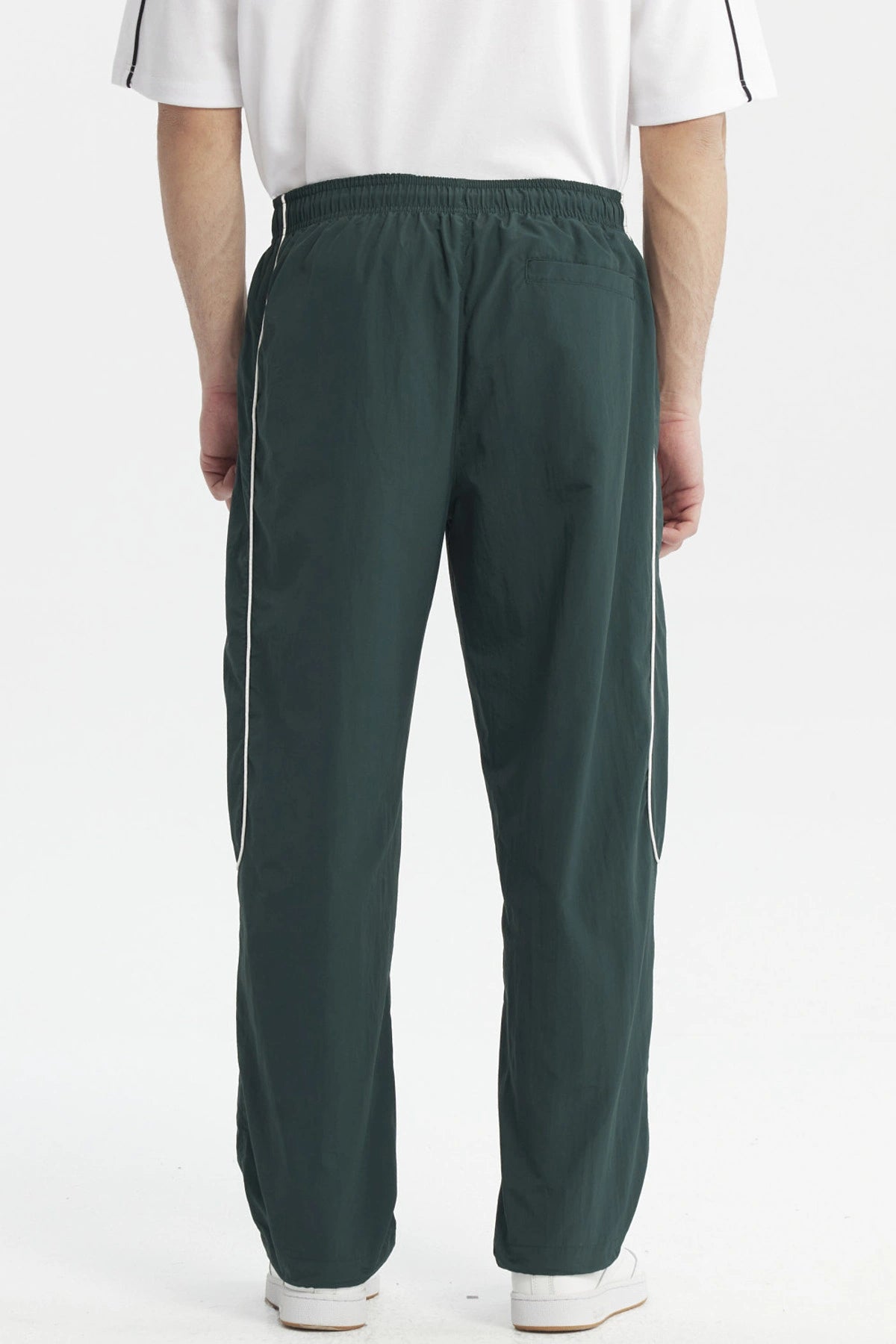 Pantalón Buzo Hombre Calce Recto Verde Militar