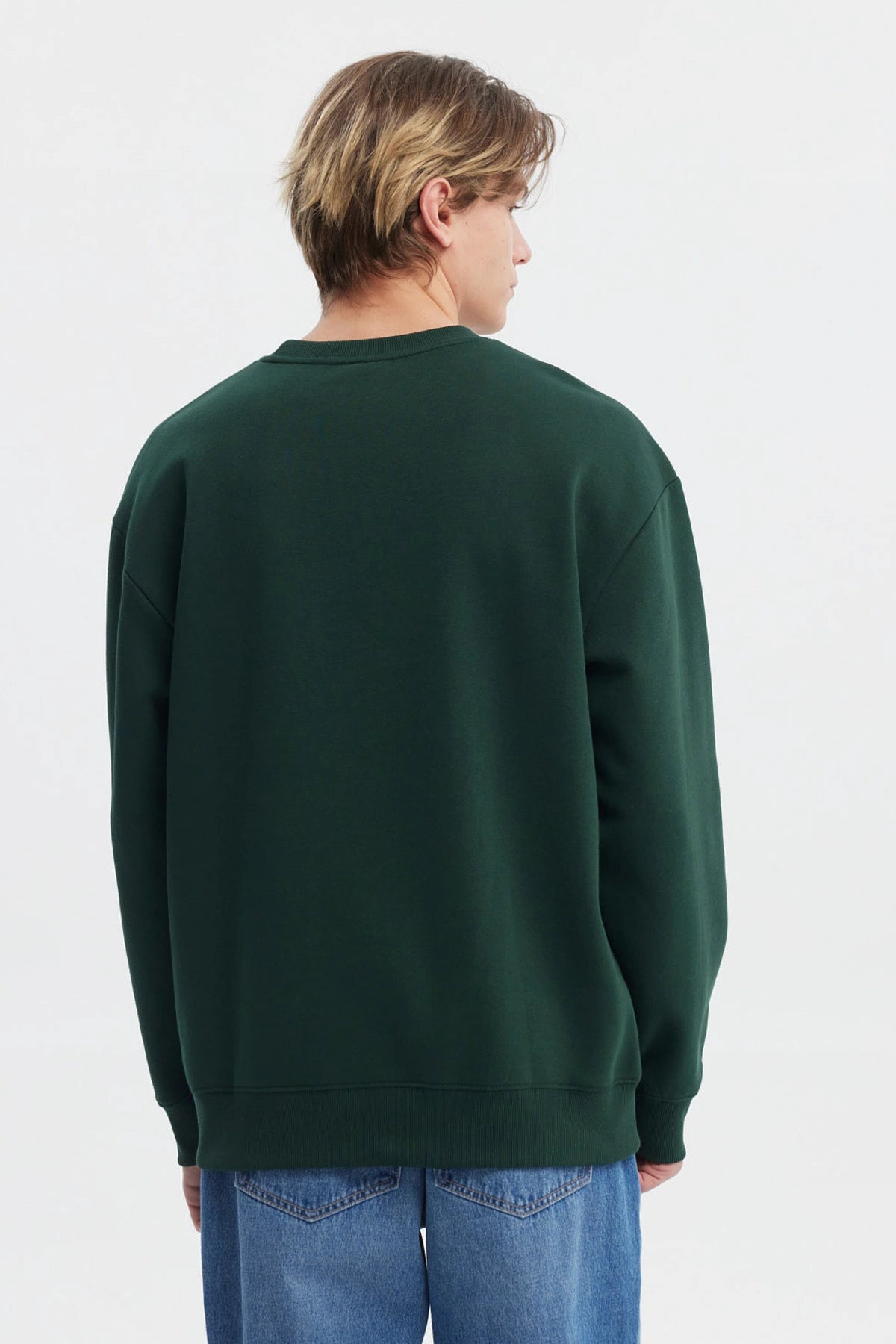 Polerón oversize verde con cuello redondo y estampado California San Francisco en el pecho estilo casual