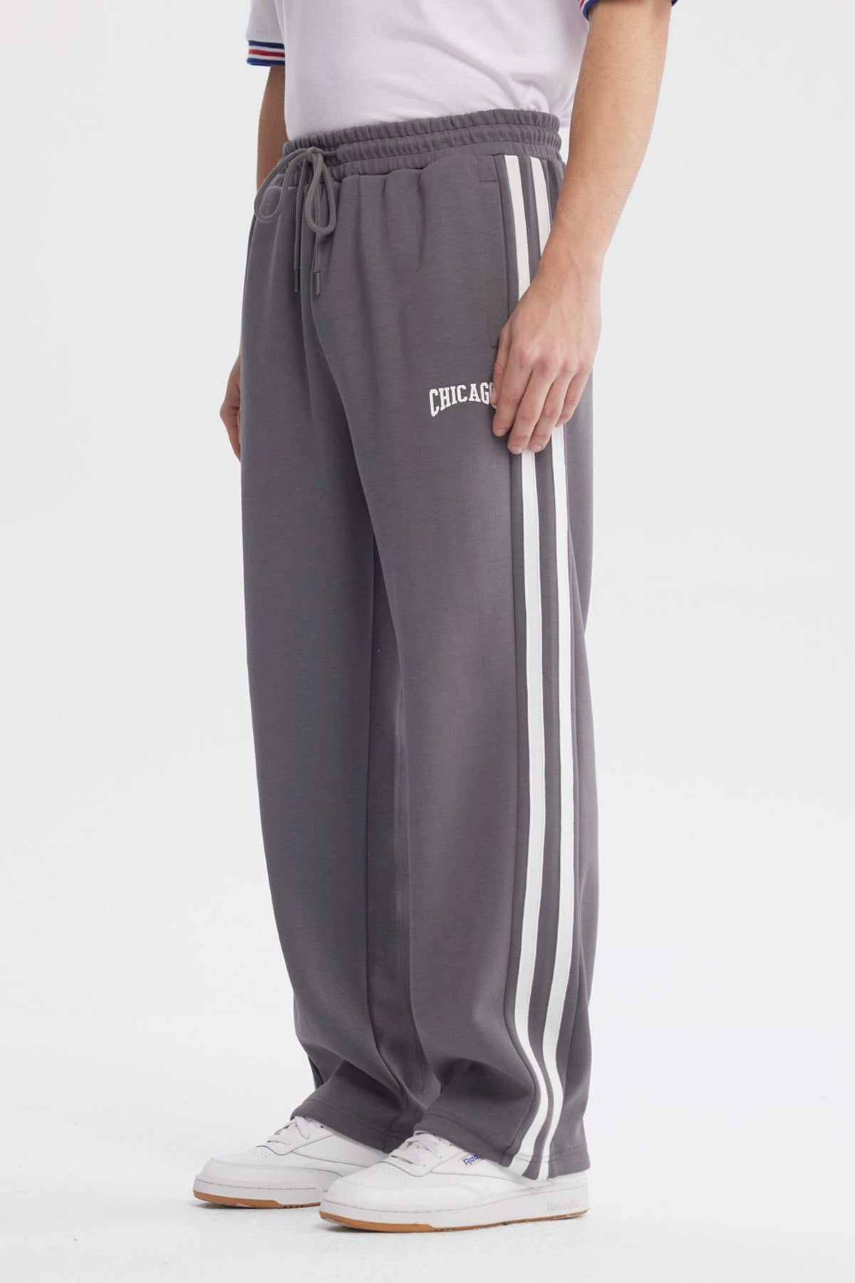 Pantalón Buzo Hombre Calce Recto Gris