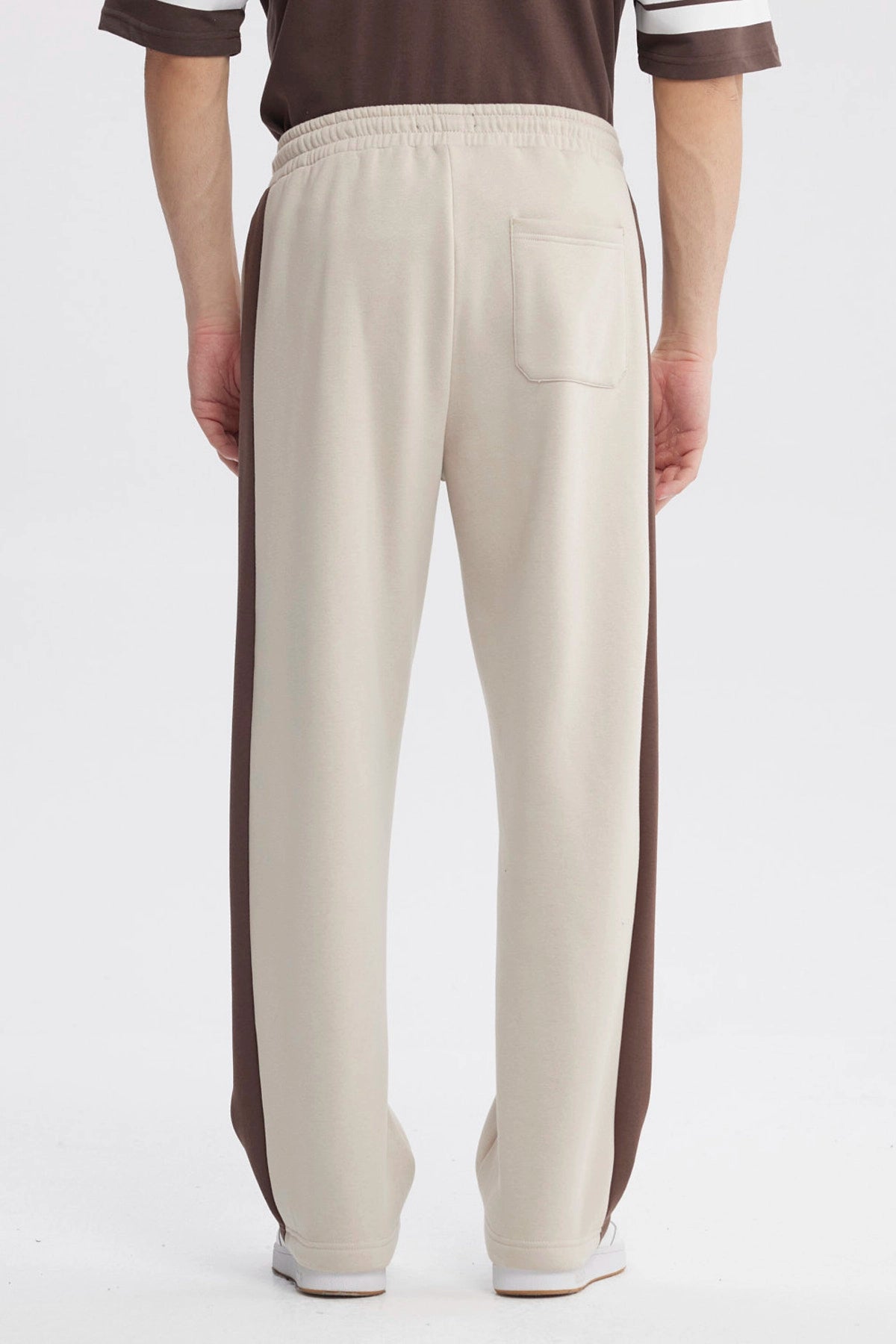 Pantalón Buzo Hombre Calce Recto Beige