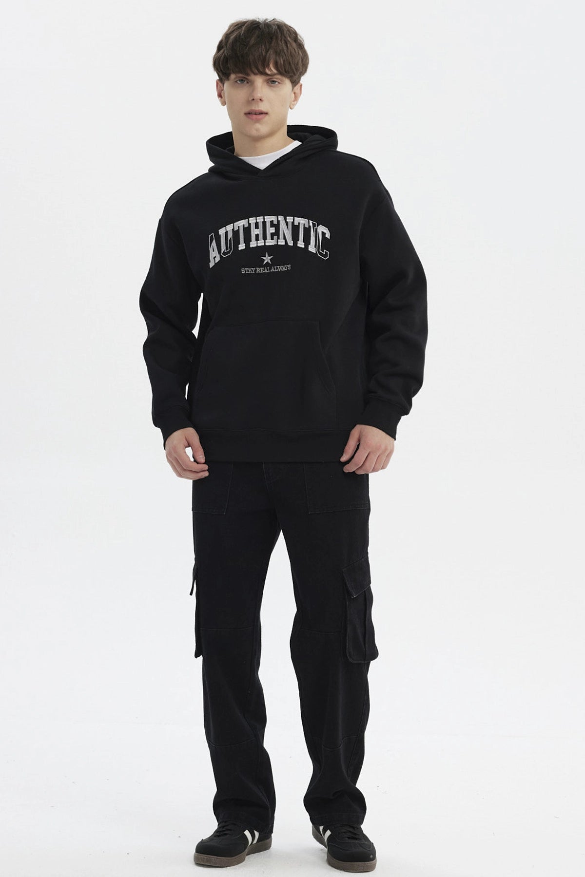 Polerón Hombre Slim Con Gorro Negro