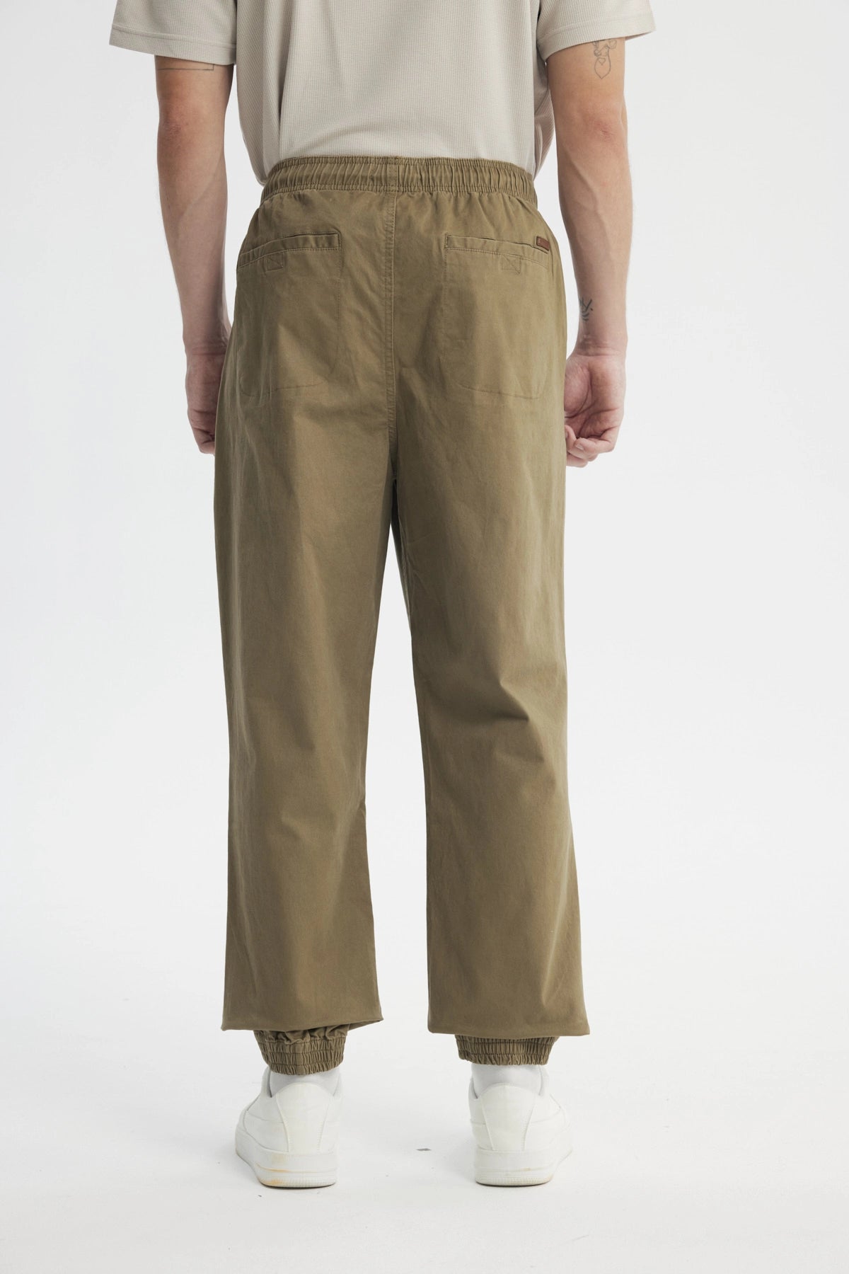 Pantalón Pitillo Hombre Kaki