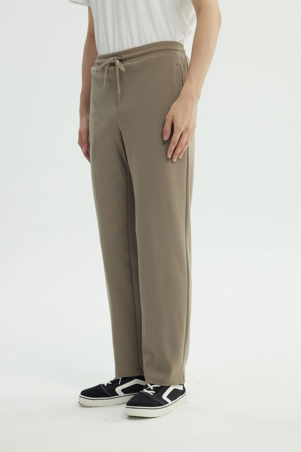 Pantalón Buzo Hombre Slim Kaki
