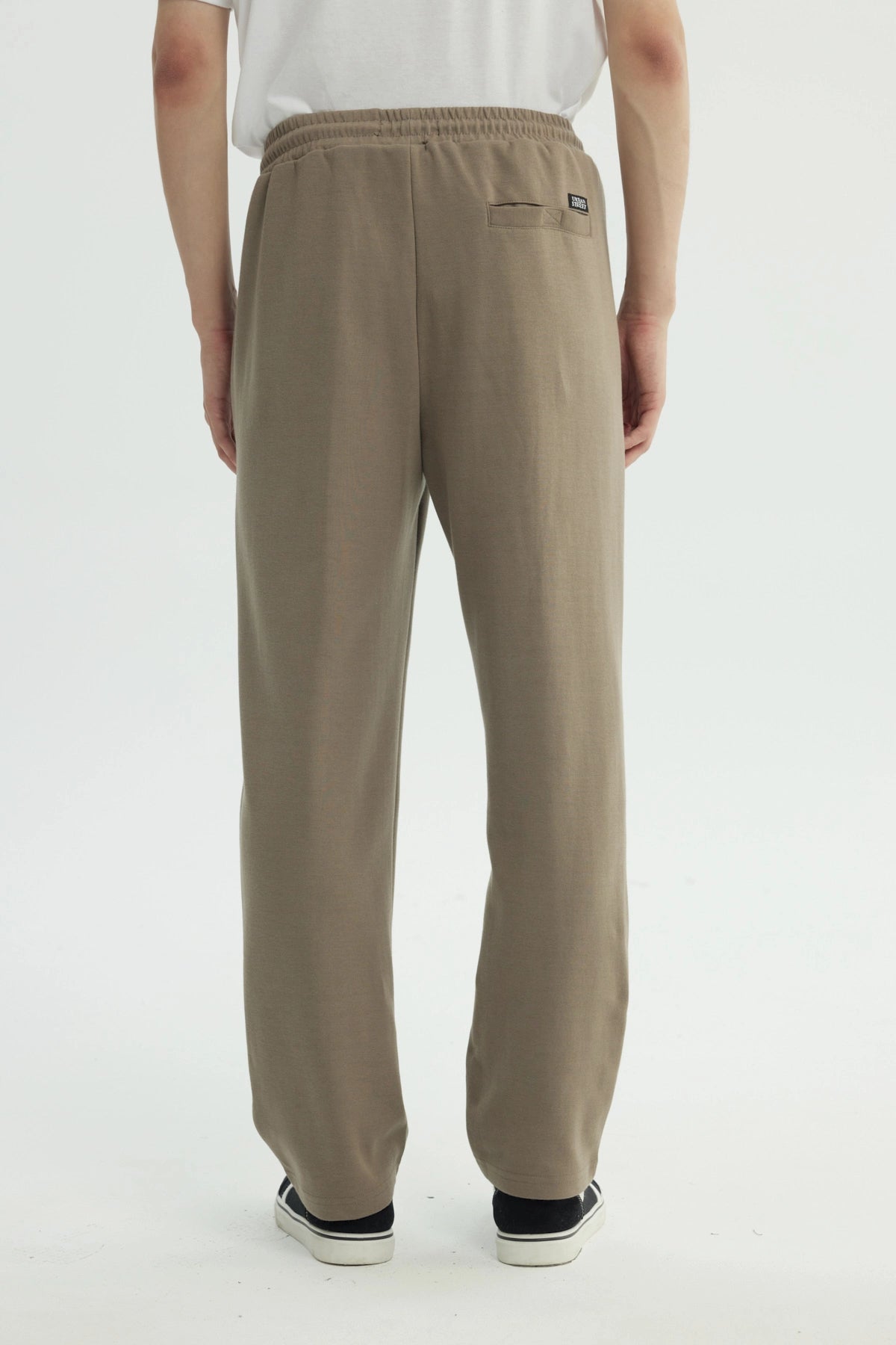 Pantalón Buzo Hombre Slim Kaki