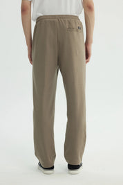 Pantalón Buzo Hombre Slim Kaki