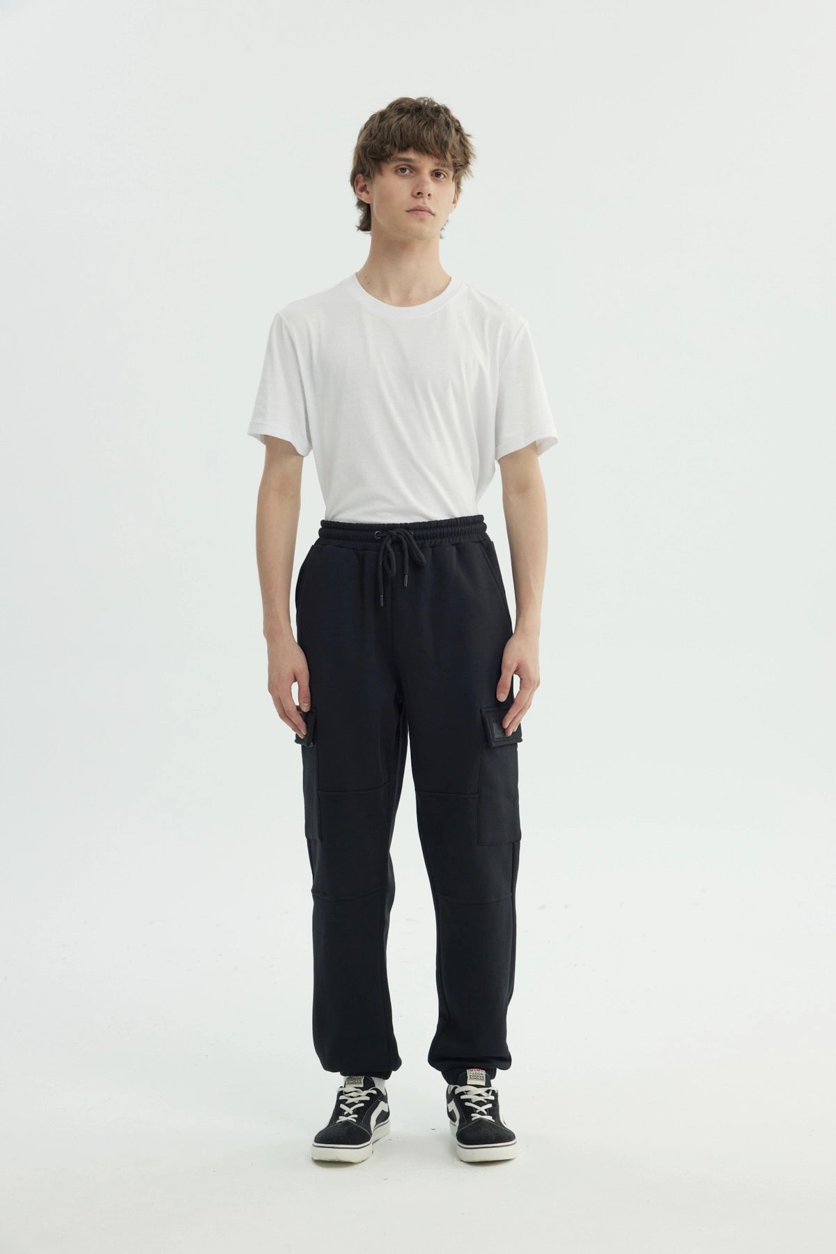 Pantalón Buzo Hombre Calce Recto Negro
