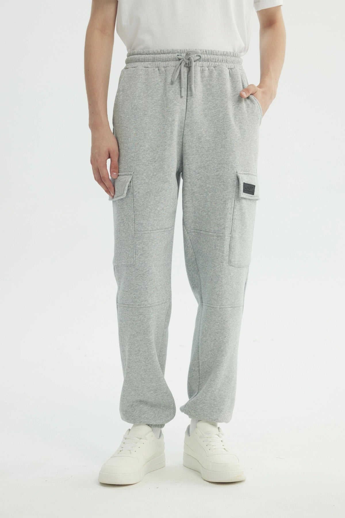 Pantalón Buzo Hombre Calce Recto Gris Melange