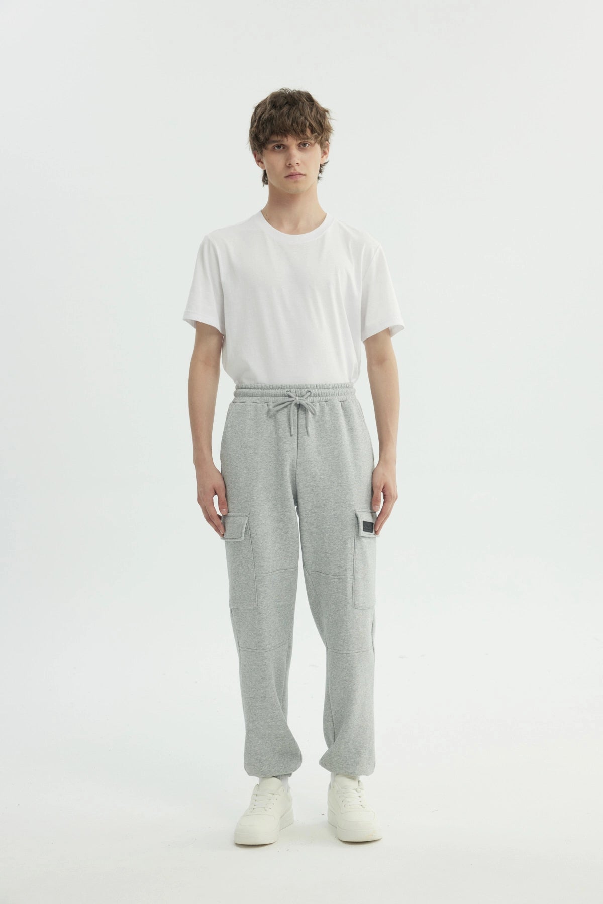 Pantalón Buzo Hombre Calce Recto Gris Melange
