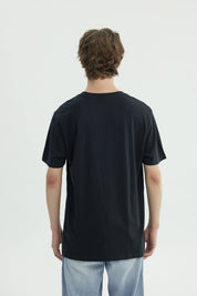 Polera Hombre Regular Negro / Rojo