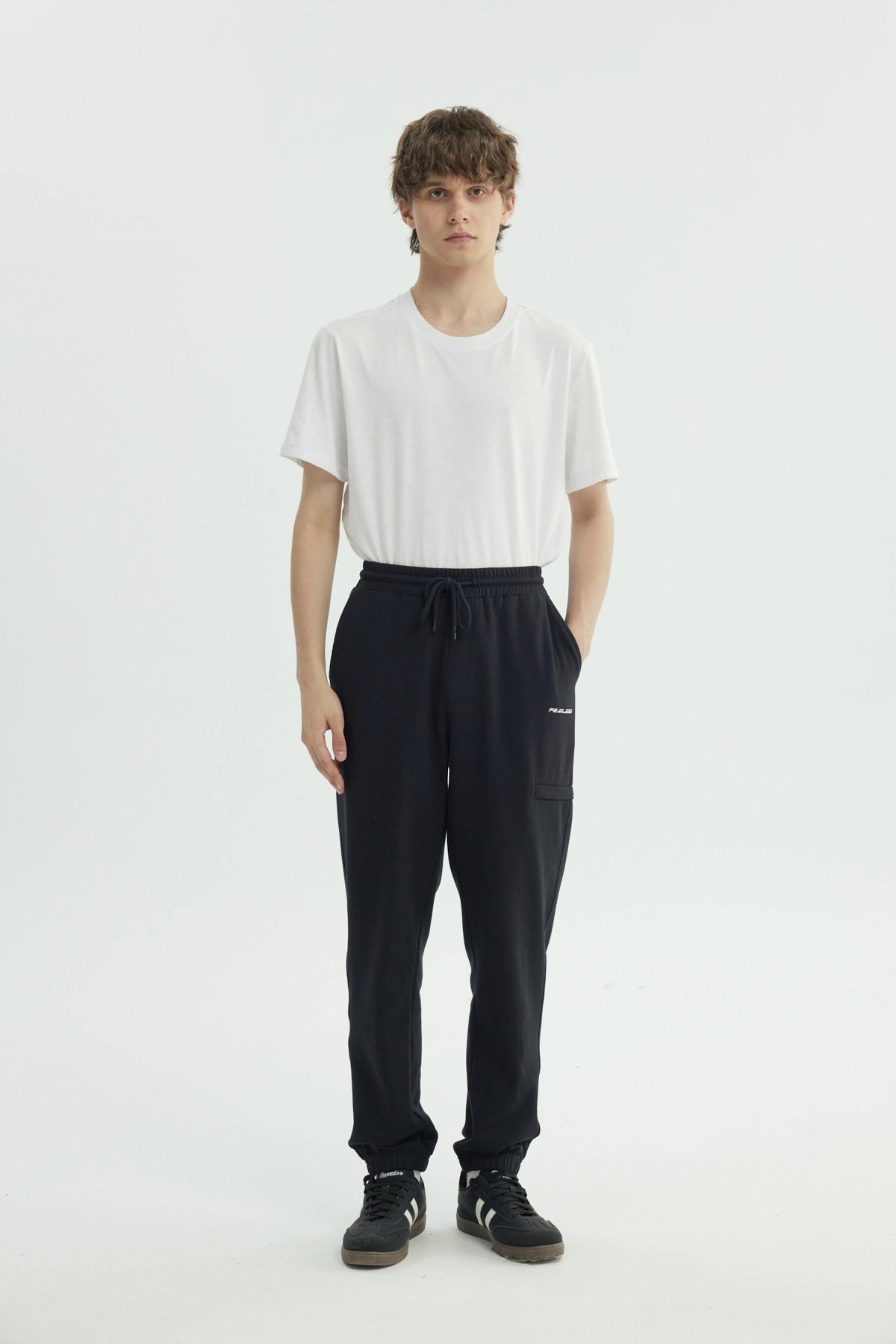 Pantalón Buzo Hombre Pitillo Negro