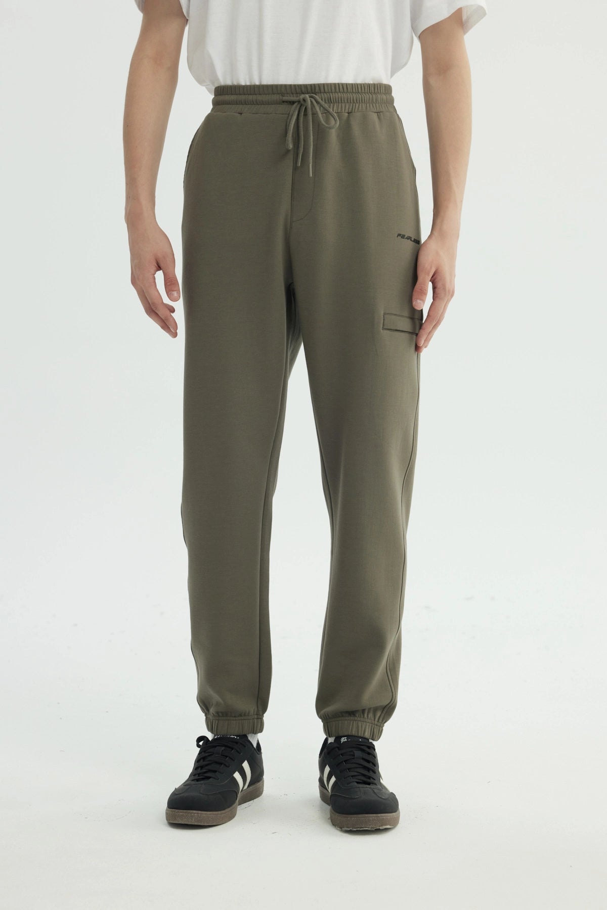 Pantalón Buzo Hombre Pitillo Verde Militar