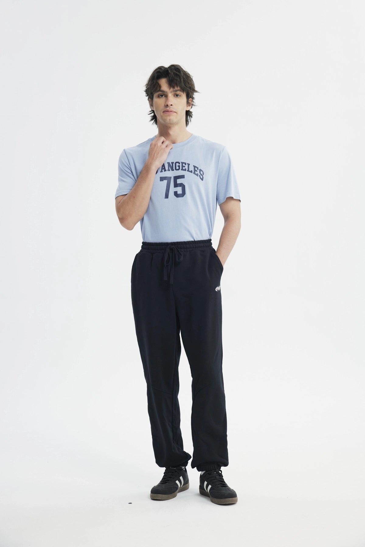 Pantalón Buzo Hombre Pitillo Negro